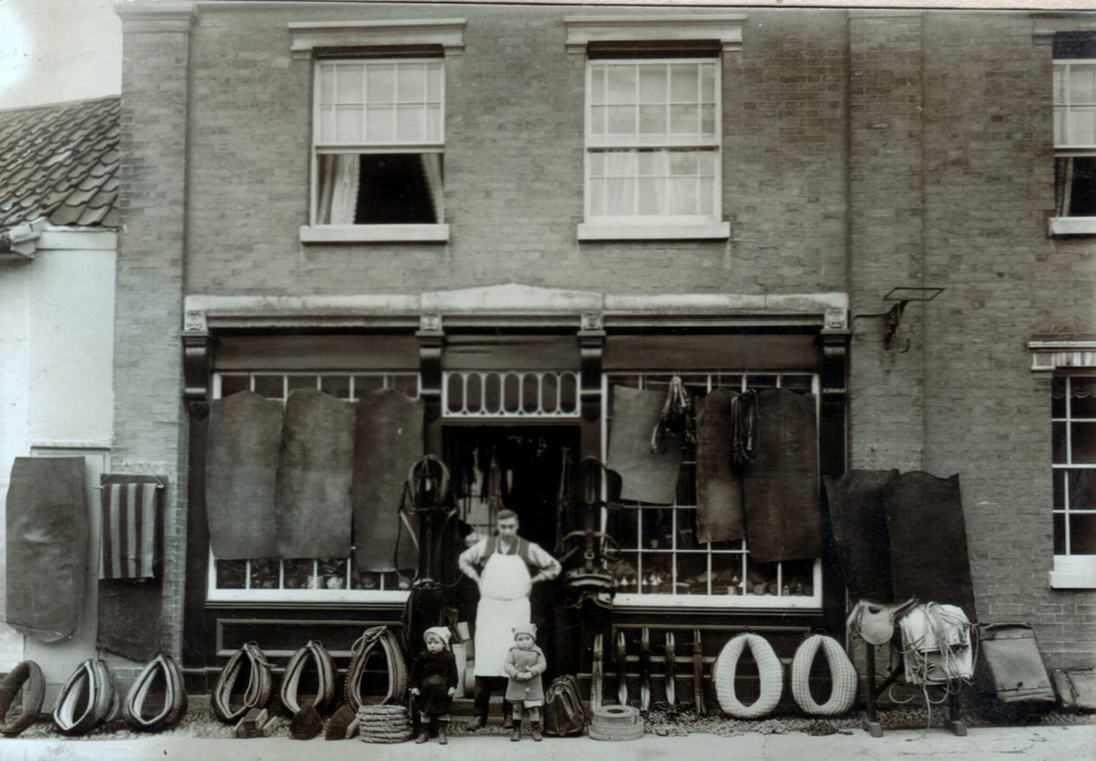 Howard's saddlery shop, Well Close square