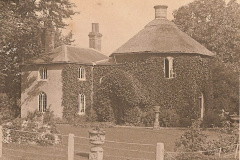 The Round House, Station Road
