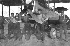 Harry Carr with DH4 aeroplane