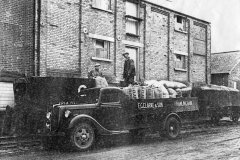 Black Granary, Station Road